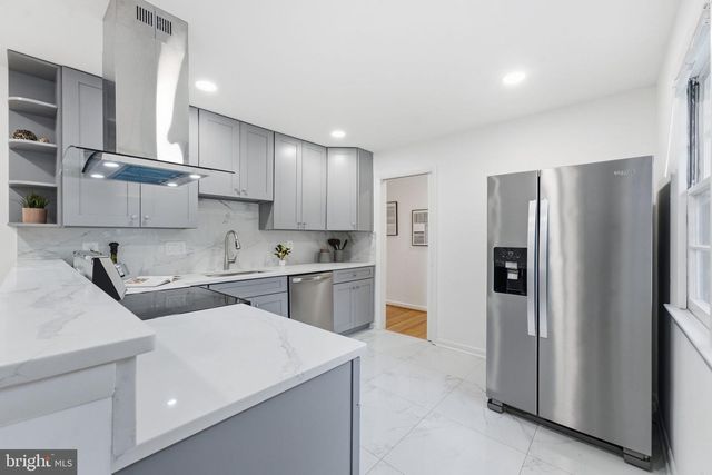 668 S ILLINOIS ST, Arlington, VA 22204