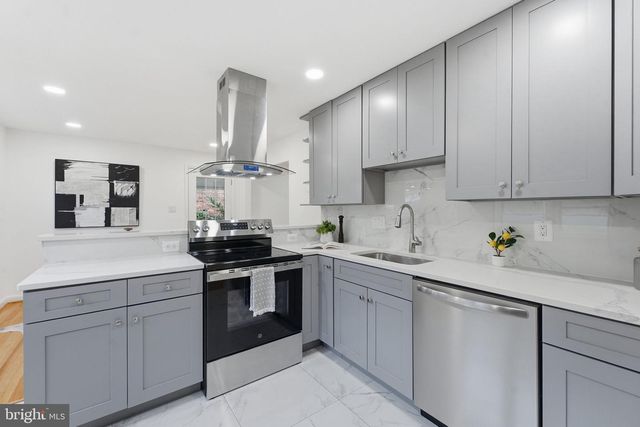 668 S ILLINOIS ST, Arlington, VA 22204