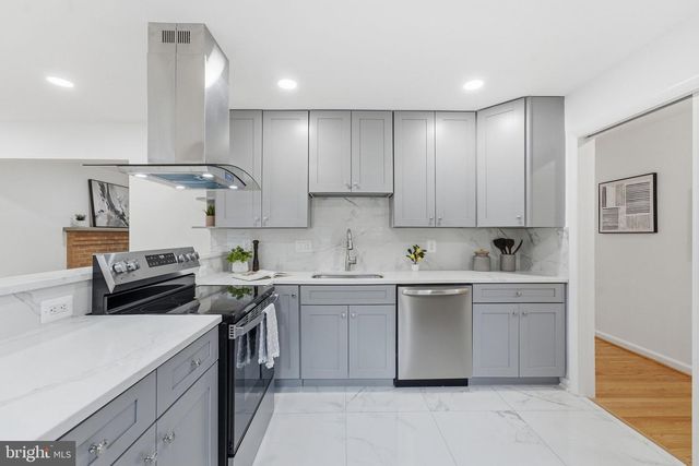 668 S ILLINOIS ST, Arlington, VA 22204