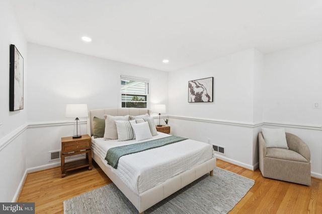 668 S ILLINOIS ST, Arlington, VA 22204