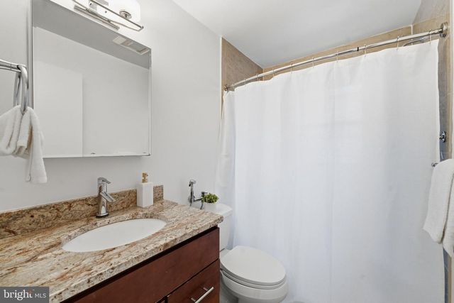 668 S ILLINOIS ST, Arlington, VA 22204