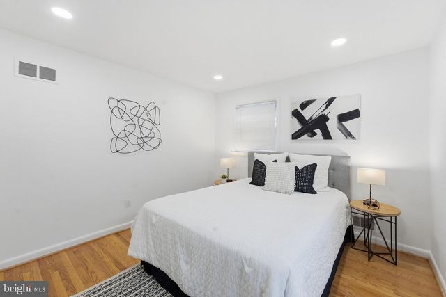 668 S ILLINOIS ST, Arlington, VA 22204