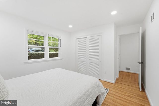 668 S ILLINOIS ST, Arlington, VA 22204