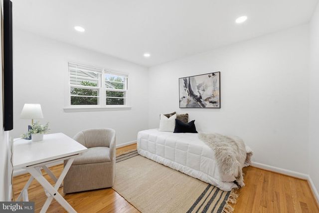 668 S ILLINOIS ST, Arlington, VA 22204
