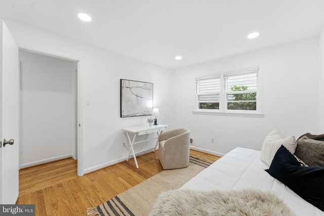 668 S ILLINOIS ST, Arlington, VA 22204