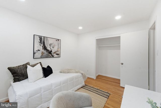 668 S ILLINOIS ST, Arlington, VA 22204