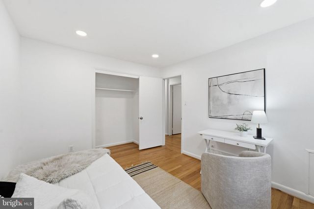 668 S ILLINOIS ST, Arlington, VA 22204