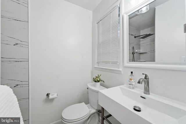 668 S ILLINOIS ST, Arlington, VA 22204