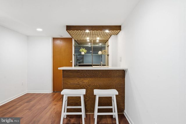 668 S ILLINOIS ST, Arlington, VA 22204