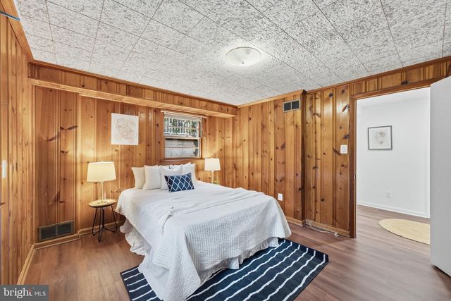 668 S ILLINOIS ST, Arlington, VA 22204