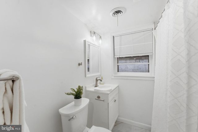 668 S ILLINOIS ST, Arlington, VA 22204