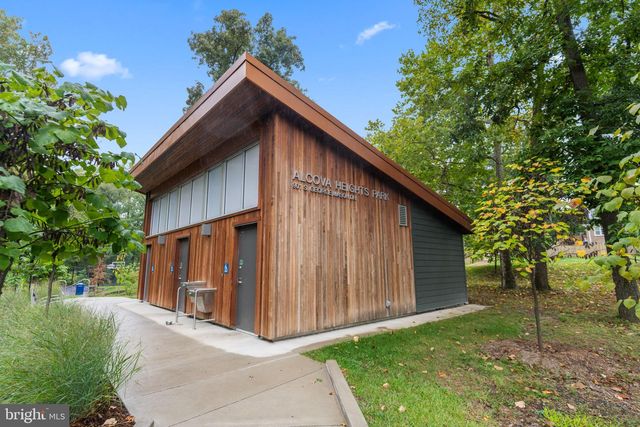668 S ILLINOIS ST, Arlington, VA 22204