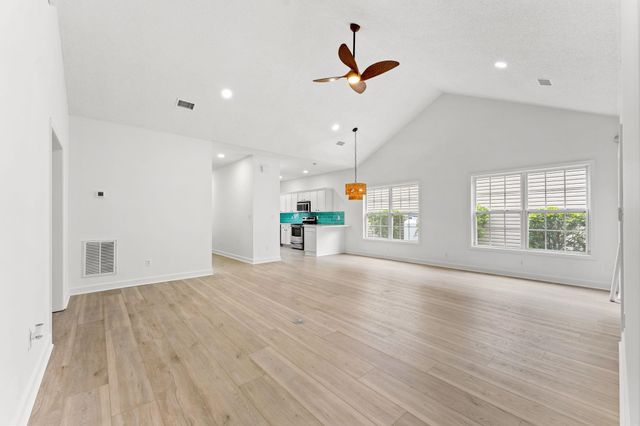 618 5th Ave. S, North Myrtle Beach, SC 29582