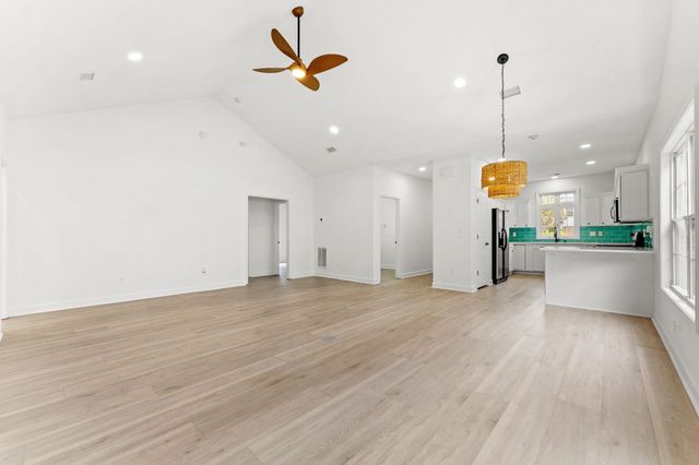 618 5th Ave. S, North Myrtle Beach, SC 29582