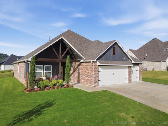 18960 E Orchard Circle, Catoosa, OK 74015