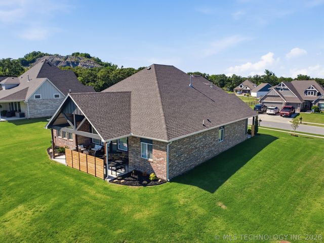 18960 E Orchard Circle, Catoosa, OK 74015