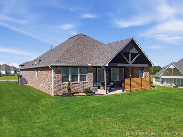 18960 E Orchard Circle, Catoosa, OK 74015