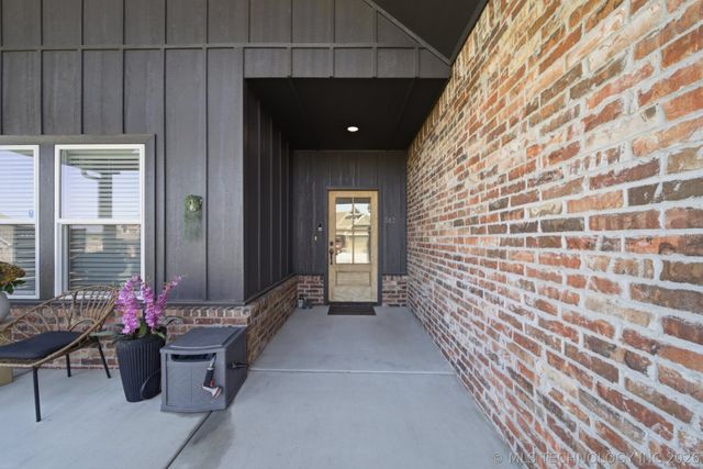 18960 E Orchard Circle, Catoosa, OK 74015