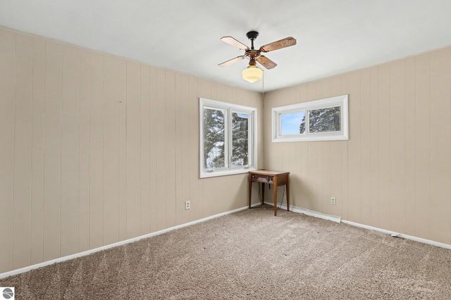 10555 E 48 Road, Cadillac, MI 49601