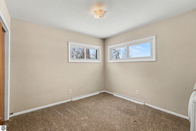 10555 E 48 Road, Cadillac, MI 49601