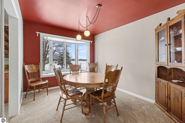 10555 E 48 Road, Cadillac, MI 49601