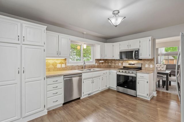 4770 Yorktown Lane N, Plymouth, MN 55442
