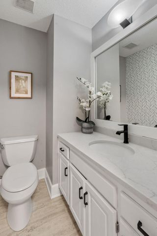 4770 Yorktown Lane N, Plymouth, MN 55442