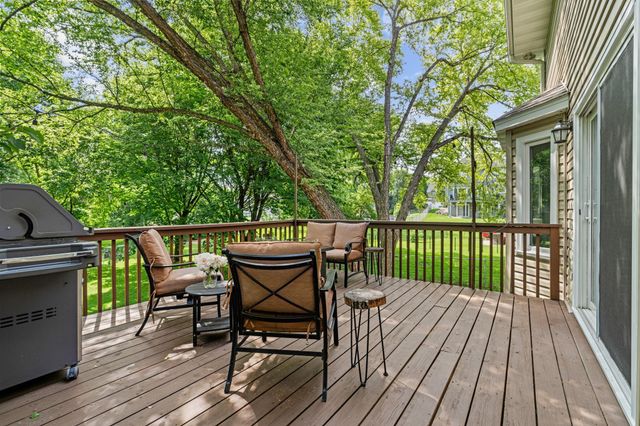 4770 Yorktown Lane N, Plymouth, MN 55442