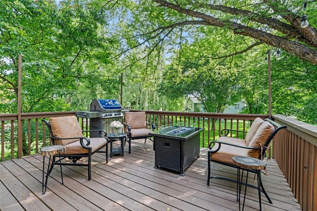 4770 Yorktown Lane N, Plymouth, MN 55442