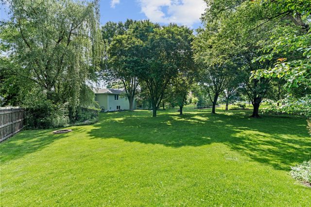 4770 Yorktown Lane N, Plymouth, MN 55442