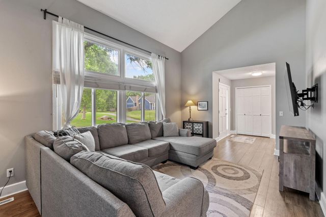 4770 Yorktown Lane N, Plymouth, MN 55442