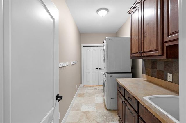 110 Crestwood Estates, Pittsburg, KS 66762