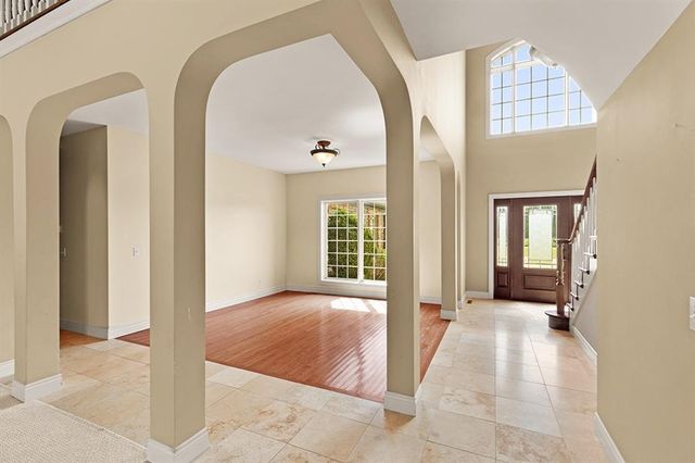 110 Crestwood Estates, Pittsburg, KS 66762