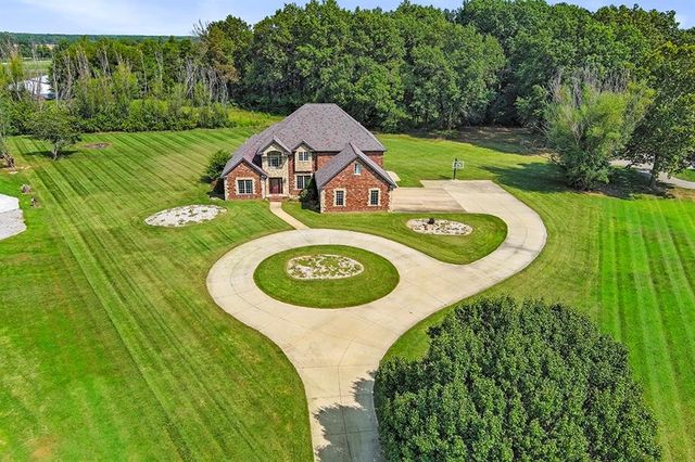 110 Crestwood Estates, Pittsburg, KS 66762