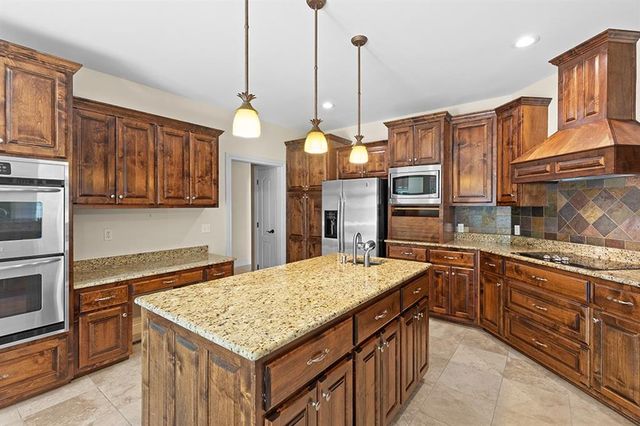 110 Crestwood Estates, Pittsburg, KS 66762