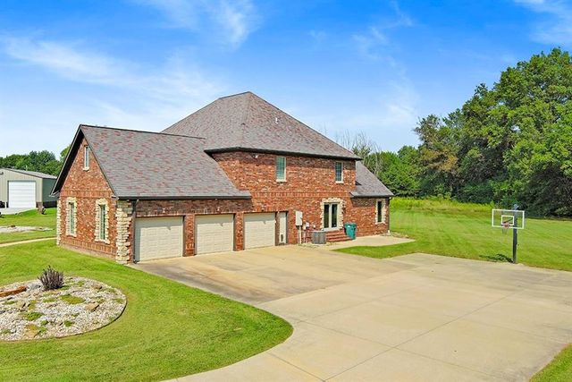 110 Crestwood Estates, Pittsburg, KS 66762