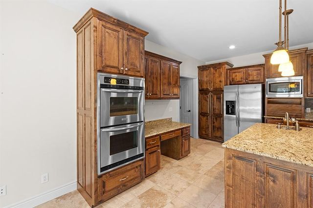 110 Crestwood Estates, Pittsburg, KS 66762