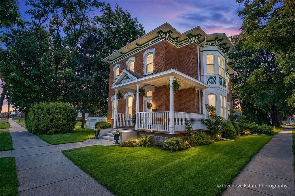 217 E Main Street, Plano, IL 60545