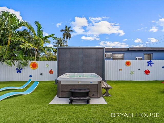 3341 NW 20th St, Miami, FL 33142