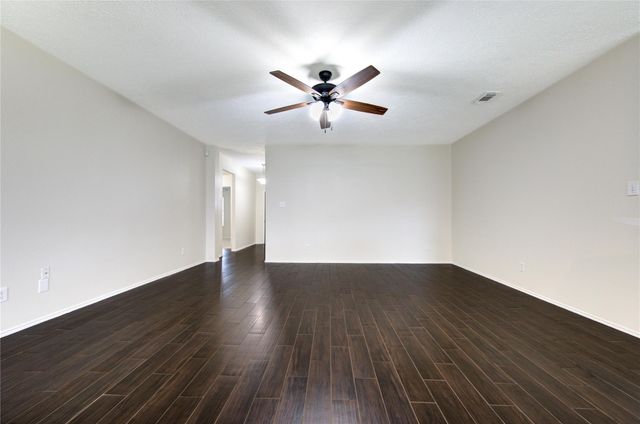 2131 Pickwick Pines Drive, Humble, TX 77396
