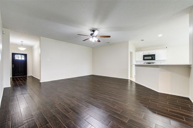2131 Pickwick Pines Drive, Humble, TX 77396