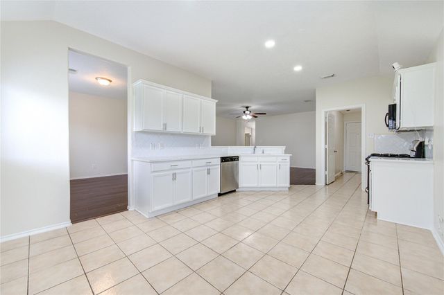 2131 Pickwick Pines Drive, Humble, TX 77396
