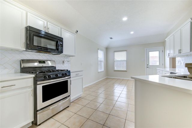 2131 Pickwick Pines Drive, Humble, TX 77396