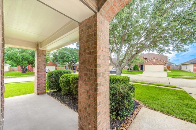 2131 Pickwick Pines Drive, Humble, TX 77396