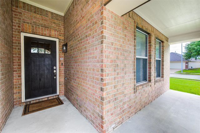 2131 Pickwick Pines Drive, Humble, TX 77396
