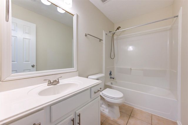 2131 Pickwick Pines Drive, Humble, TX 77396