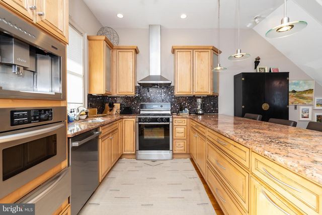 734 S MARVINE ST, Philadelphia, PA 19147