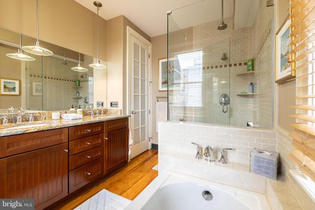 734 S MARVINE ST, Philadelphia, PA 19147