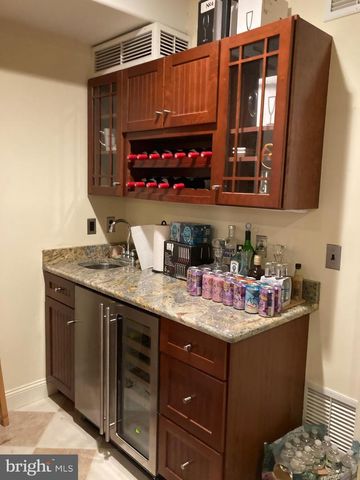 734 S MARVINE ST, Philadelphia, PA 19147