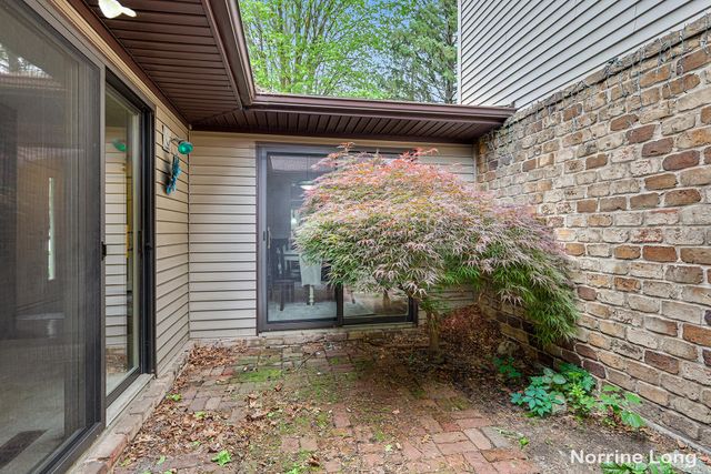 2579 Knightsbridge Road Se, Cascade Twp, MI 49546